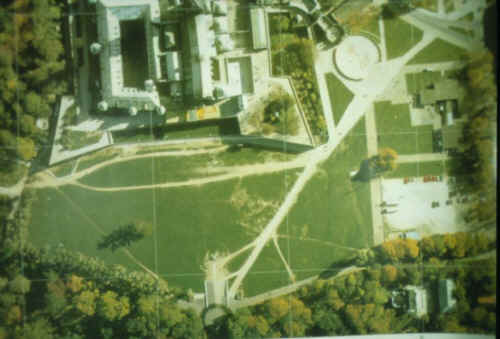 Widok z lotu ptaka na klasztor jasnogrski z oznaczon lokalizacj nowego otarza