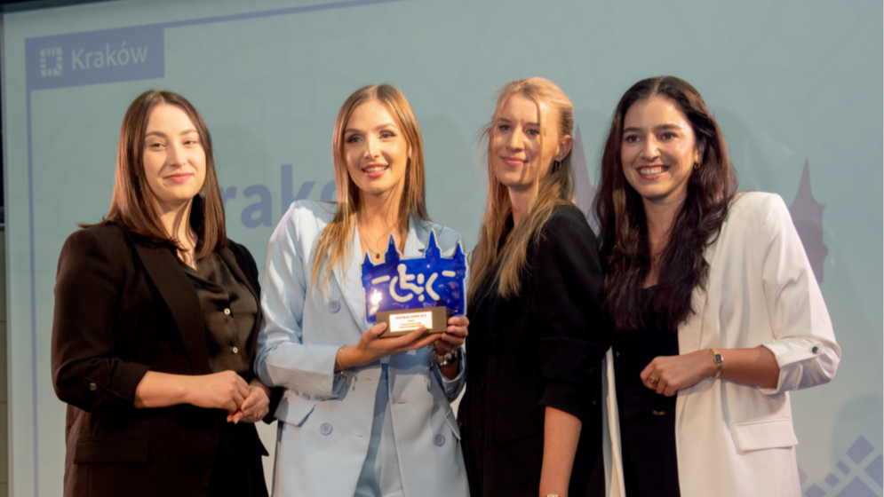 Członkinie zespołu projektowego nagrodzonego w konkursie „Kraków bez Barier”, doktorantki Szkoły Doktorskiej PK (od lewej): Karina Niziołek, Dagmara Słota, Edyta Kosińska i Julia Sadlik Fot.: Jan Zych
