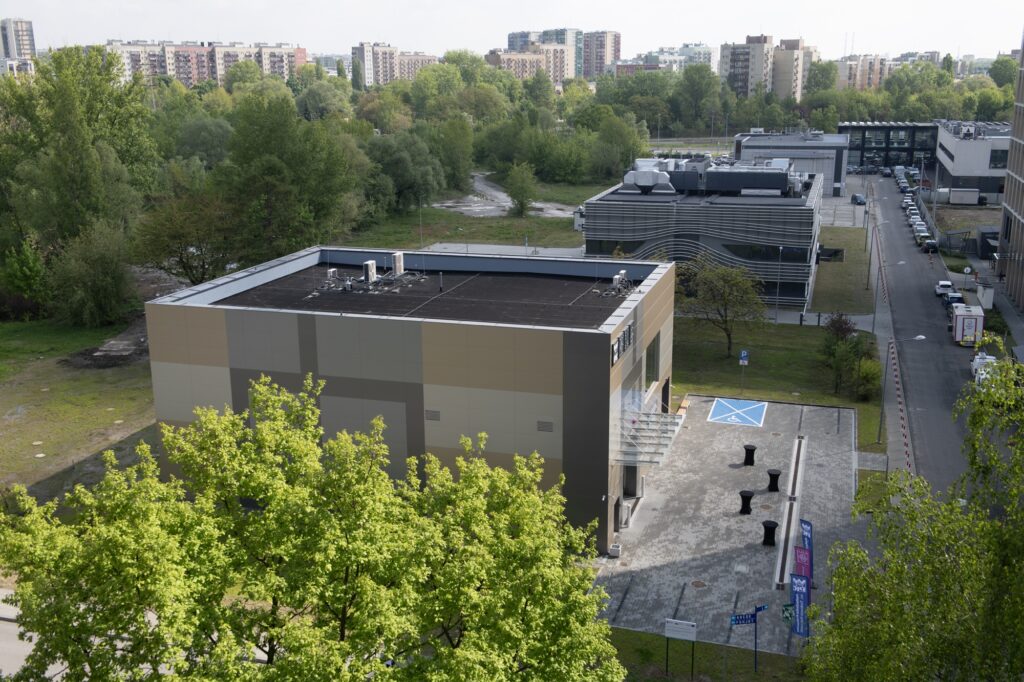 Budynek LaboratoriumUltraprecyzyjnych Pomiarów Współrzędnościowych mieści się na kampusie w Czyżynach, przy alei Jana Pawła II, tuż obok głównej siedziby Wydziału Mechanicznego Fot.: Jan Zych