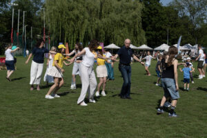 Atmosfera pikniku była naprawdę rodzinna — bawić mógł się każdy niezależnie od wieku Fot.: Jan Zych