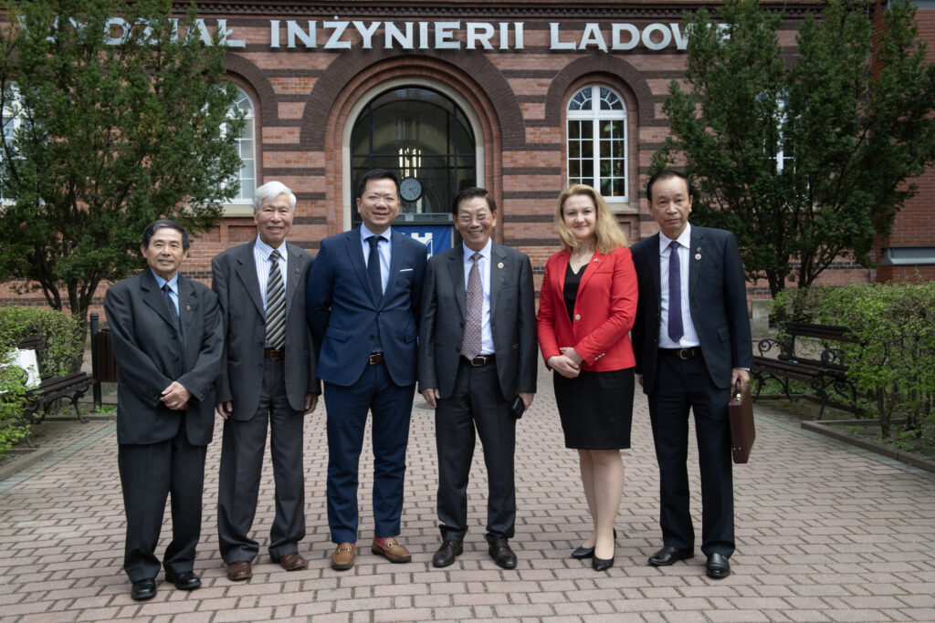 Delegacja TPWP podczas wizyty na Politechnice Krakowskiej. Fot.: Jan Zych