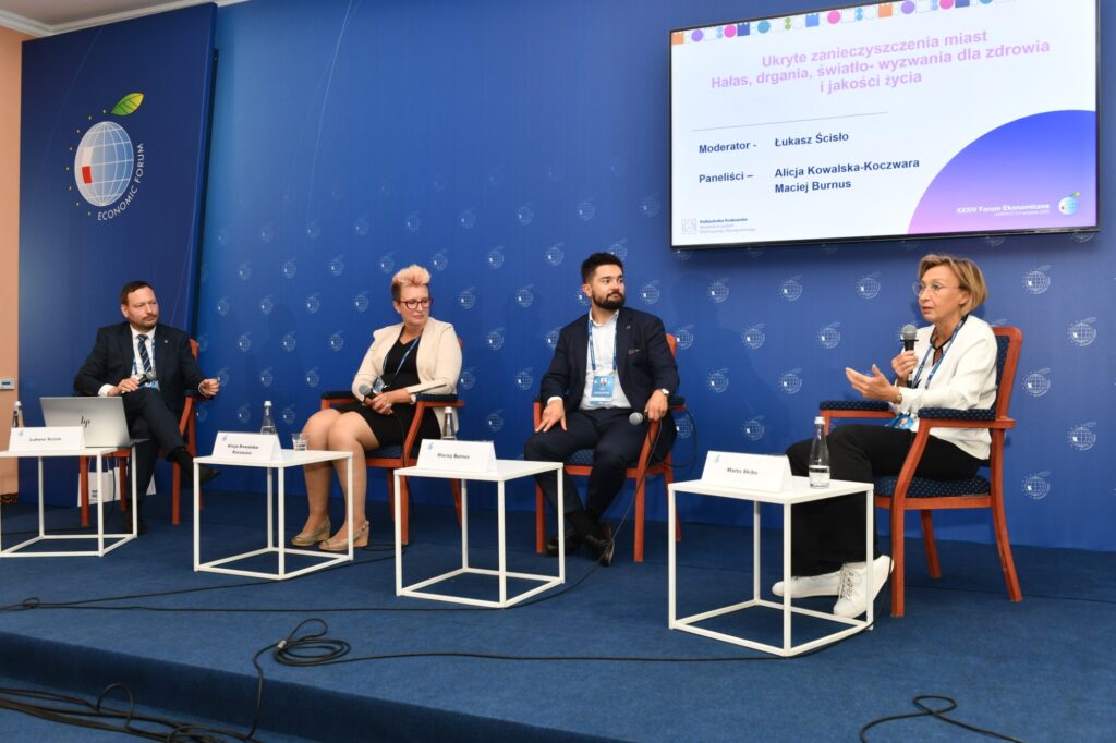 Panel "Ukryte zanieczyszczenia miast" prowadził Łukasz Ścisło Fot.: Jan Zych