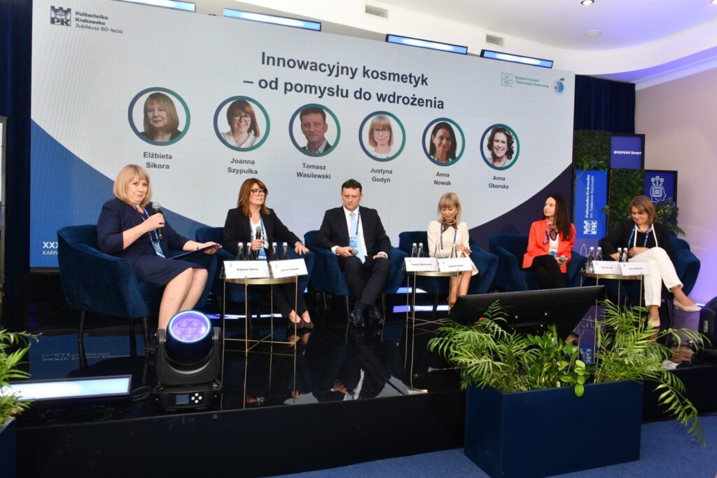 Panel "Innowacyjny kosmetyk - od pomysłu do wdrożenia" moderowany przez Elżbietę Sikorę Fot.: Jan Zych