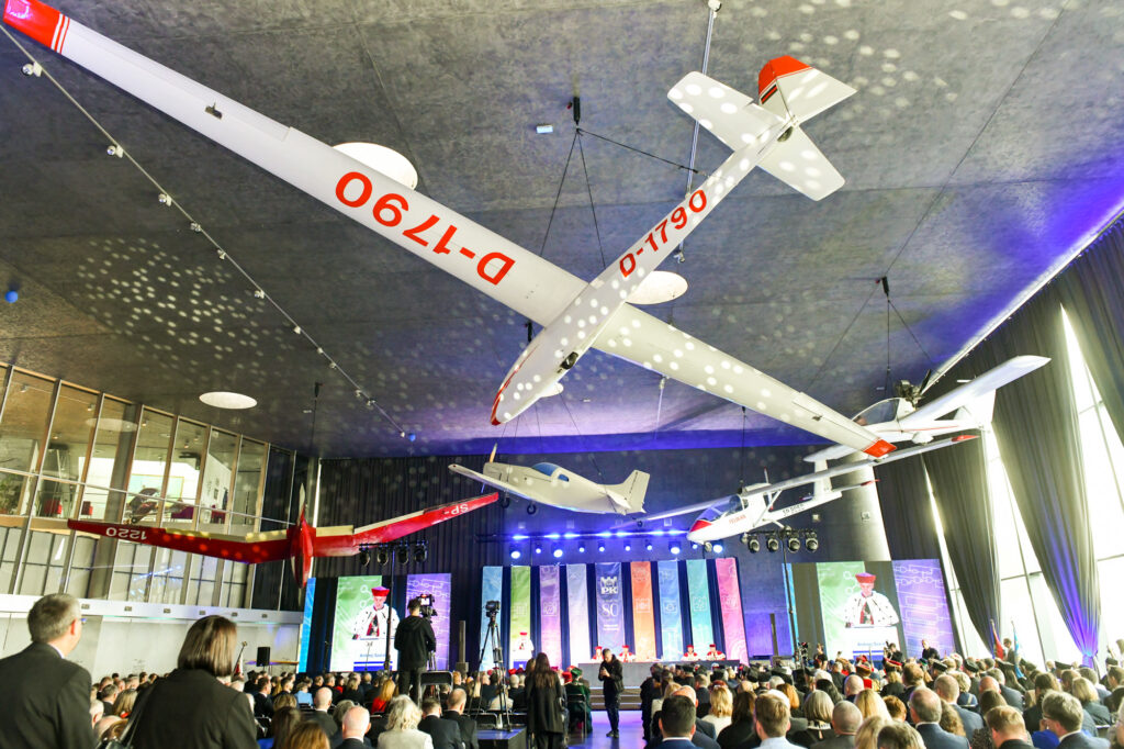 Uroczystości inauguracji roku akademickiego 2025/2026 w Muzeum Lotnictwa Polskiego w Krakowie Fot: Jan Zych