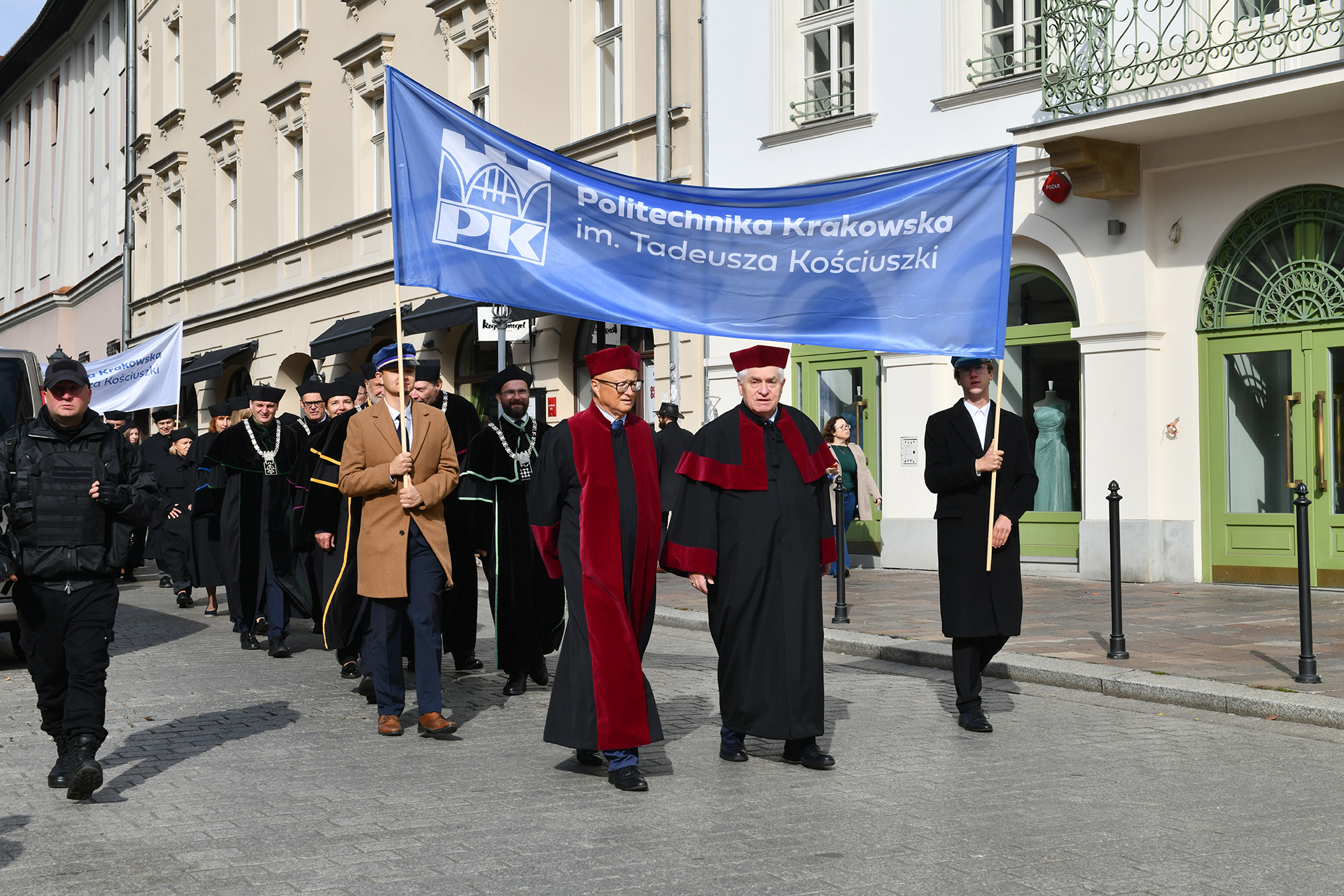 Inauguracja roku akademickiego 2025/2026 Politechniki Krakowskiej: pochód ulicami Krakowa Fot.: Jan Zych