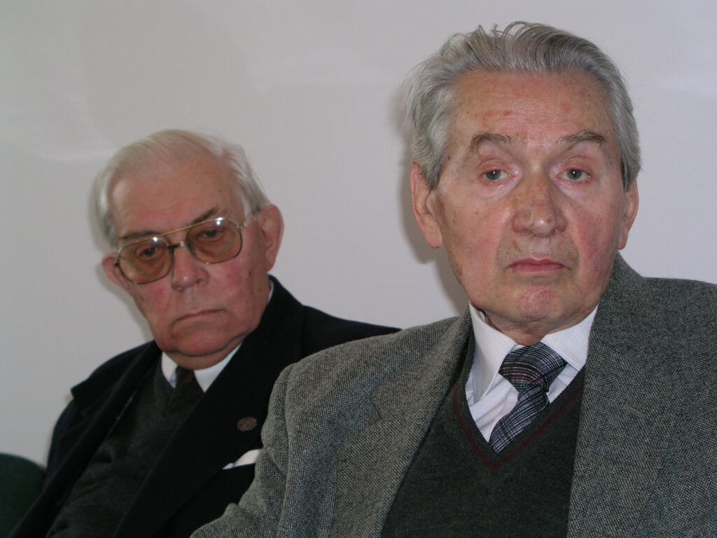 Podczas pierwszego posiedzenia Rady Muzeum PK w 2004 r.: Władysław Muszyński (z prawej) i Wiktor Zin
Fot.: Jan Zych