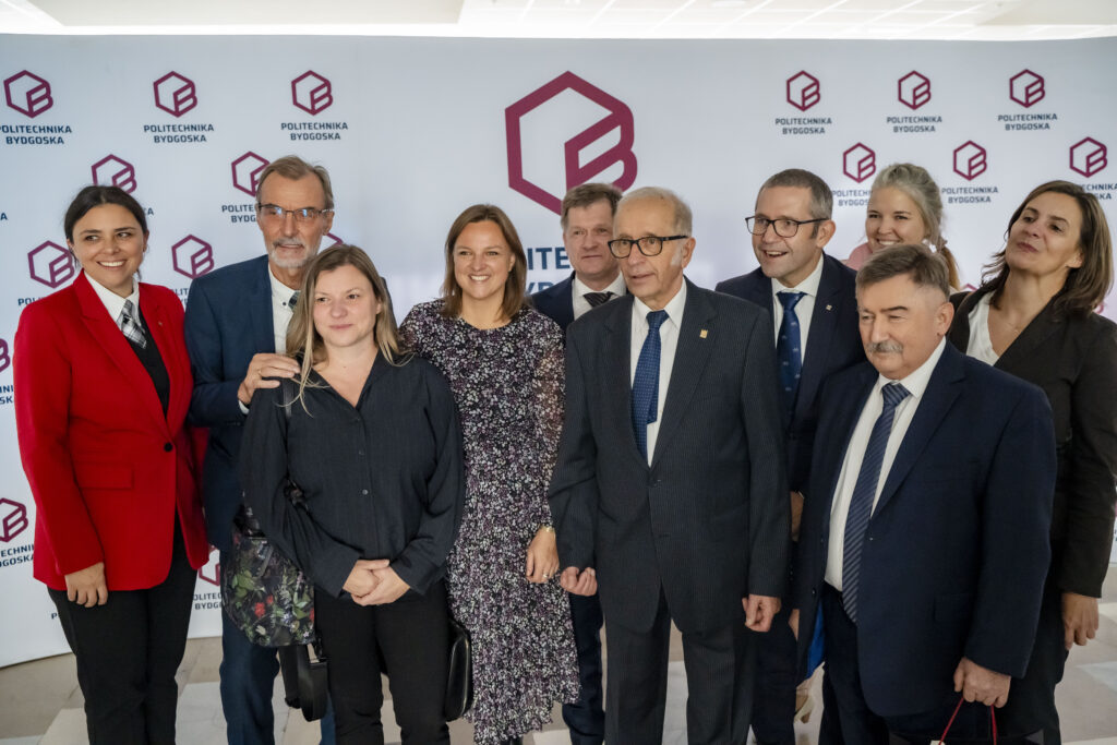 W gronie współpracowników i delegatów z PK Fot.: Politechnika Bydgoska / Ryszard Wszołek