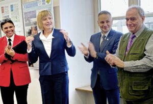 Od lewej: prorektor PK Magdalena Niemczewska-Wójcik, dziekan WA Magdalena Kozień-Woźniak, prorektor PK Marek Bauer i długoletni opiekun Koła Jan Kurek Fot.: Ze zbiorów Jana Kurka