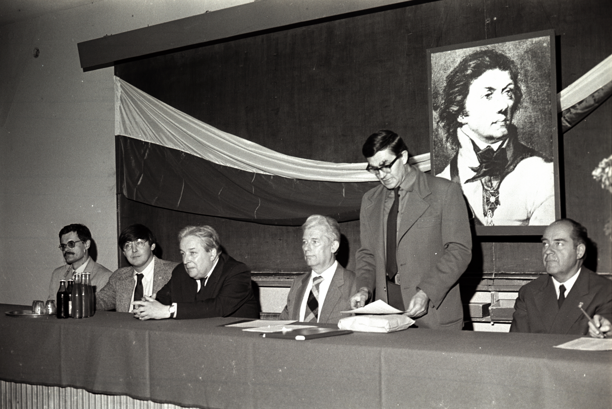 Pierwsza edycja konkursu wiedzy o Tadeuszu Kościuszce w 1982 r. Przemawia prof. Janusz Bogdanowski Fot.: Jan Zych