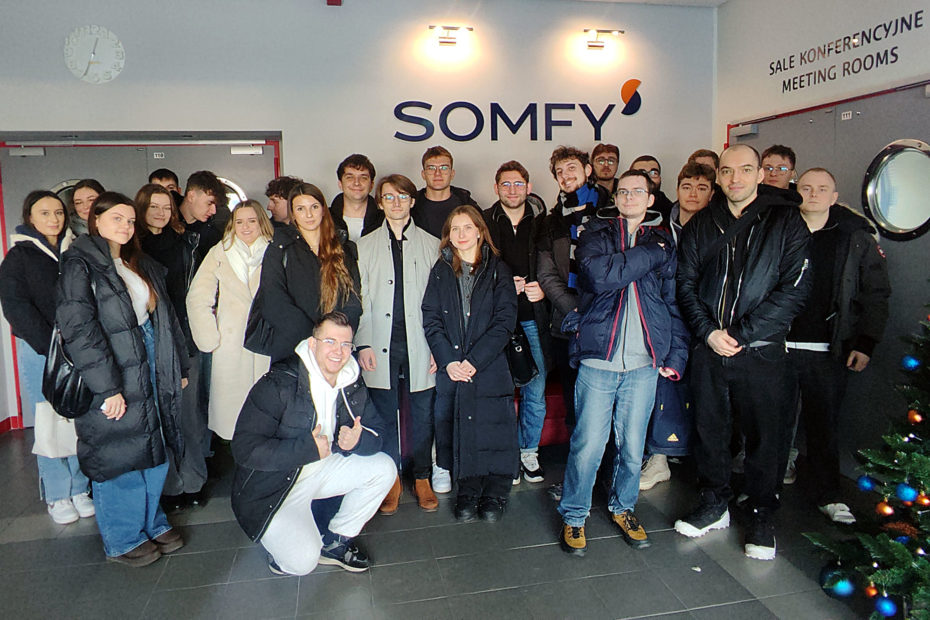 4 - Nasza Politechnika Studenci inżynierii produkcji wraz z członkami sekcji podczas wyjazdu studyjnego do firmy Sopem (Grupa Somfy) w Niepołomicach, 21 stycznia 2026 r. Fot.: Sabina Motyka
